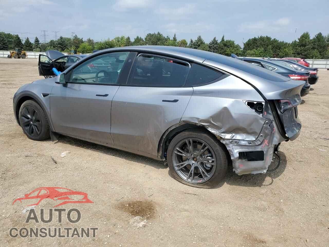 TESLA MODEL Y 2025 - 7SAYGDED7SF230739