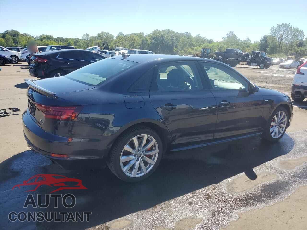 AUDI A4 2018 - WAUDNAF42JA092160