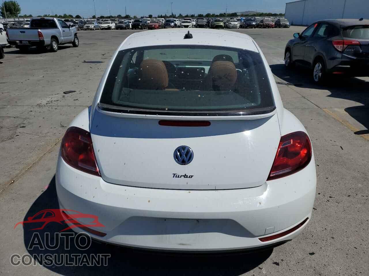 VOLKSWAGEN BEETLE 2017 - 3VWF17AT2HM630701