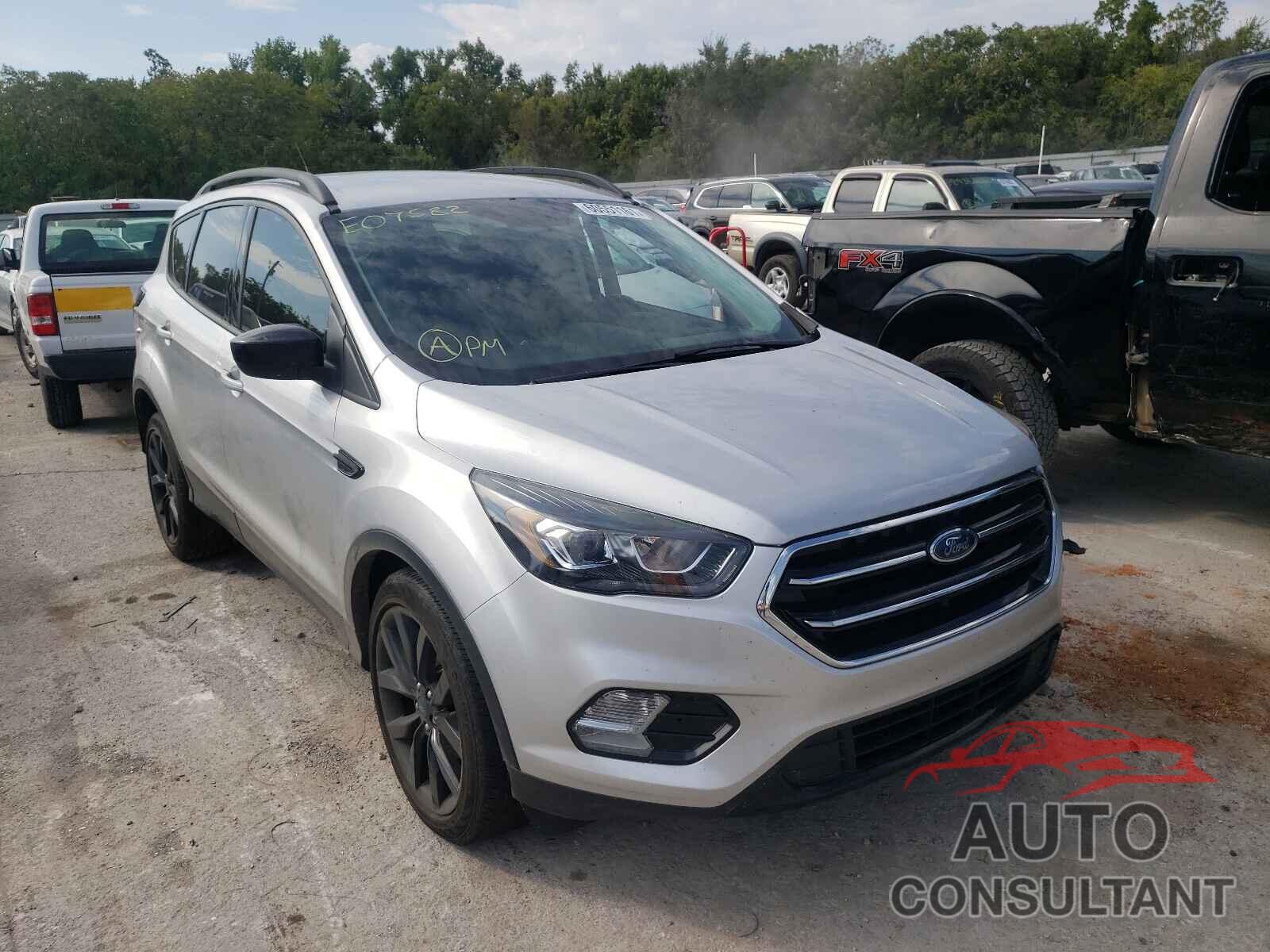 FORD ESCAPE 2017 - 1FMCU0GD7HUE07582