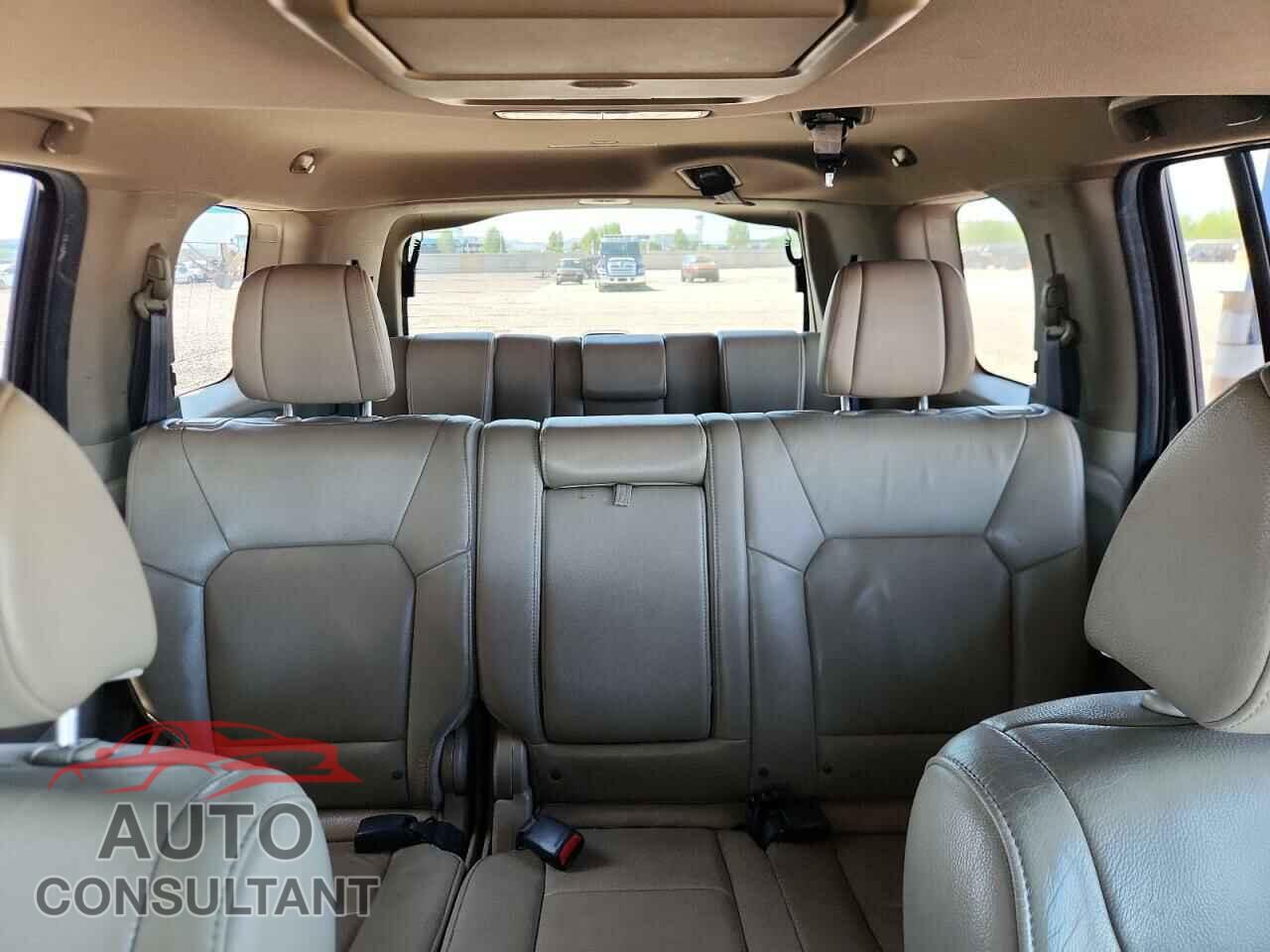 HONDA PILOT 2012 - 5FNYF4H67CB010077