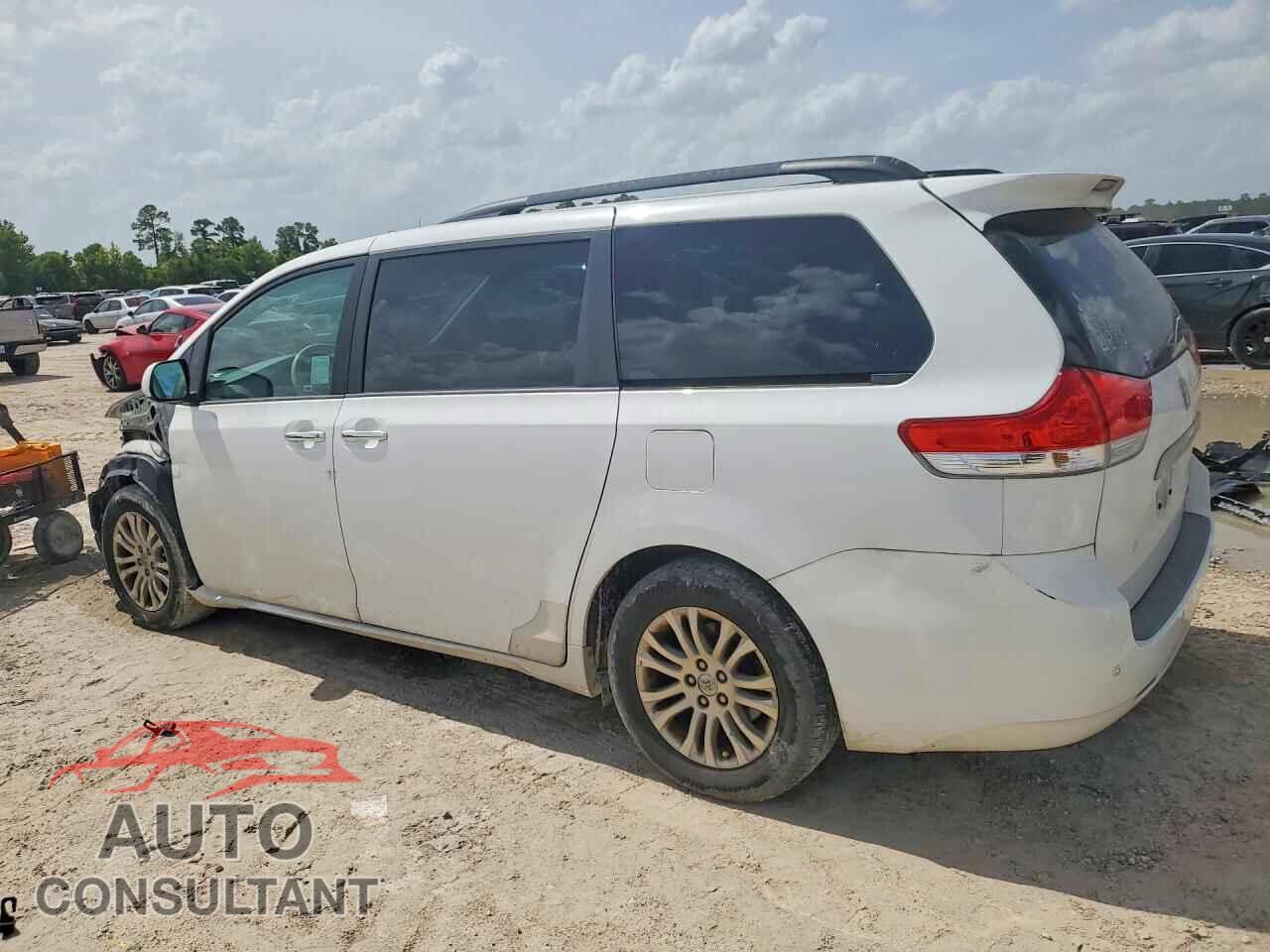 TOYOTA SIENNA 2014 - 5TDYK3DC8ES445285