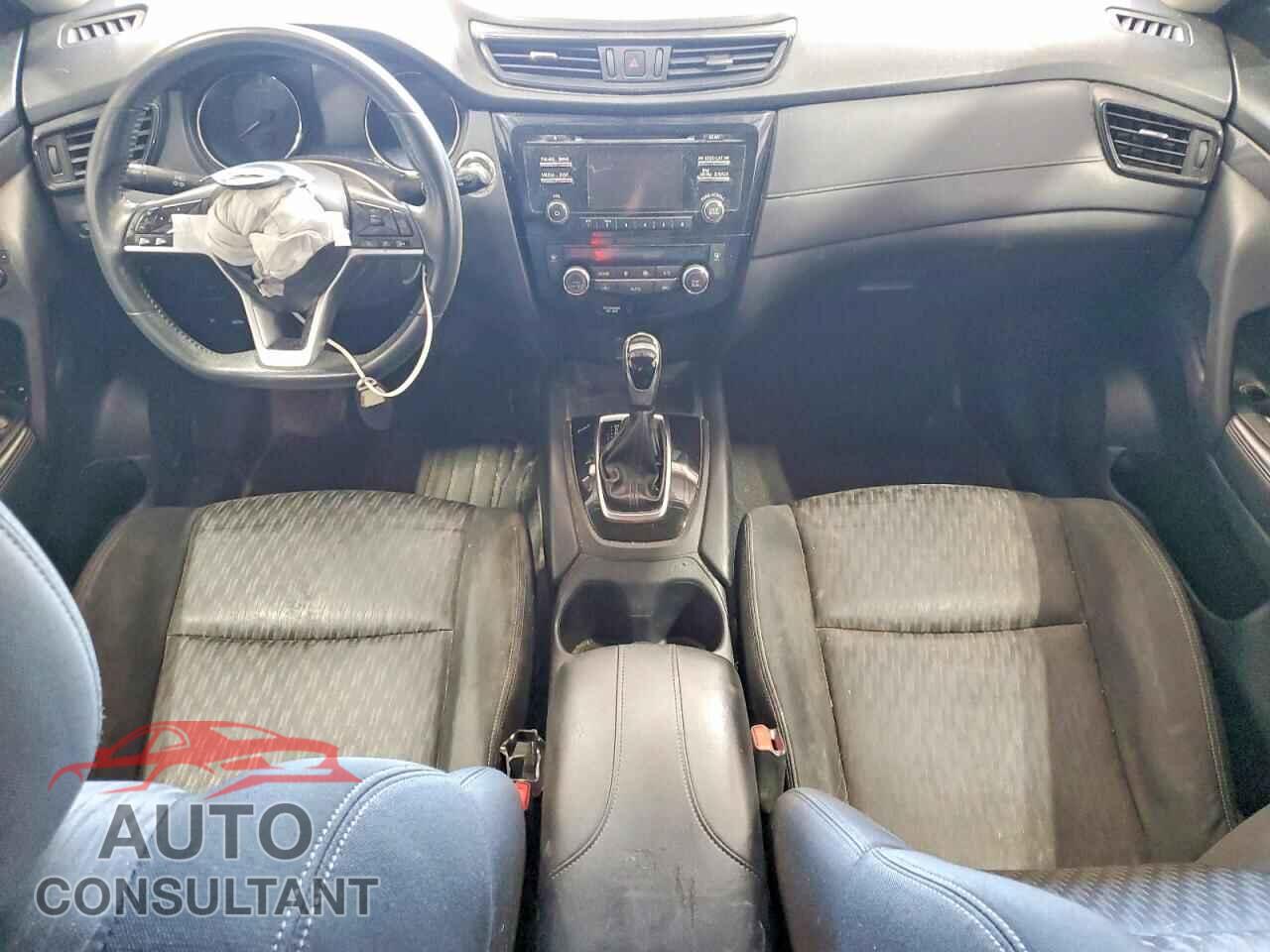 NISSAN ROGUE 2017 - KNMAT2MT3HP522345