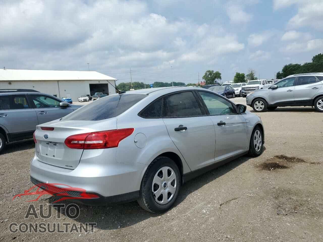 FORD FOCUS 2015 - 1FADP3E20FL308355