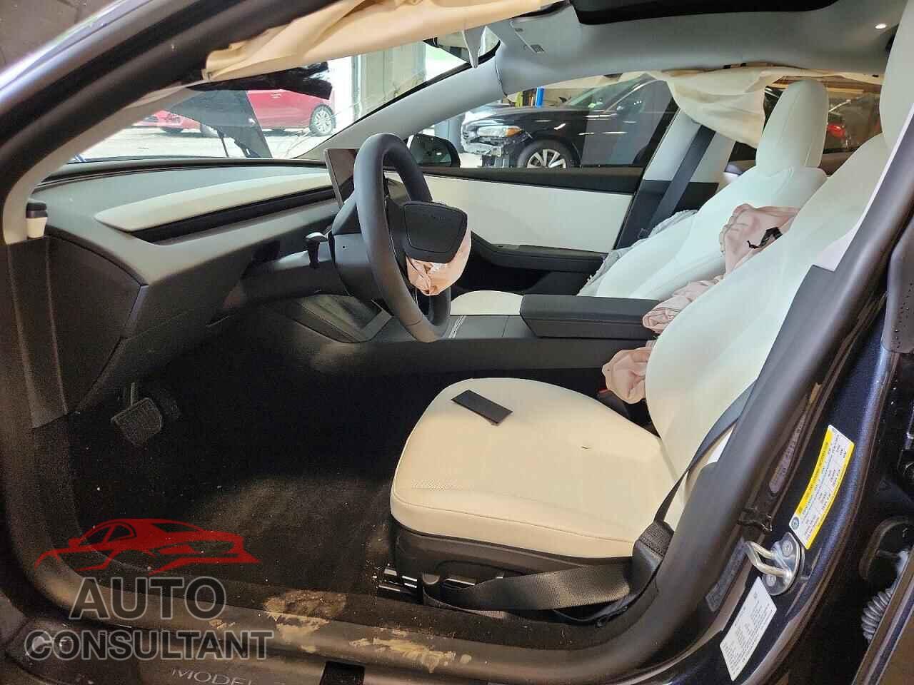 TESLA MODEL 3 2026 - 5YJ3E1EA7TF185711