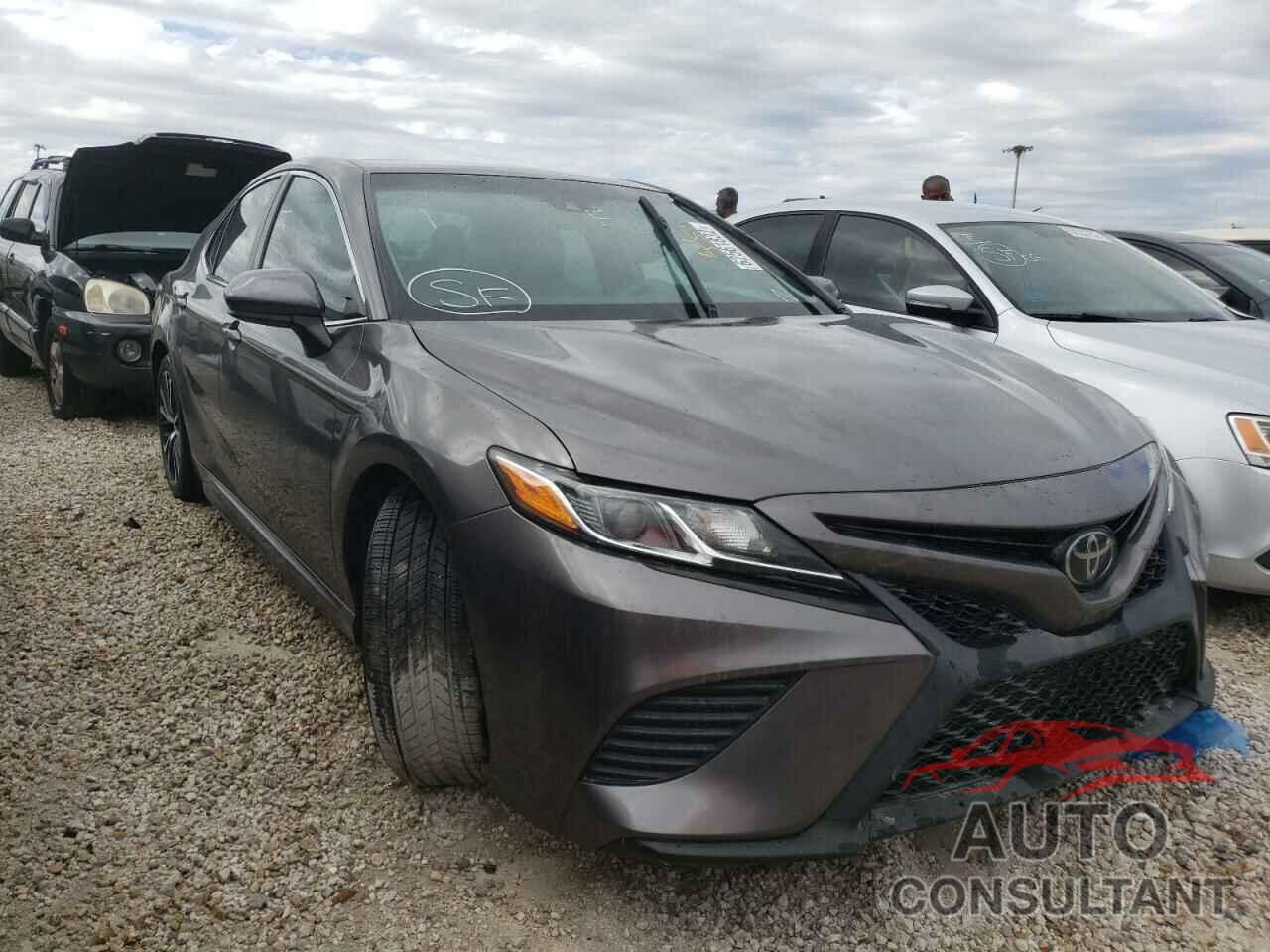 TOYOTA CAMRY 2018 - 4T1B11HK8JU086682