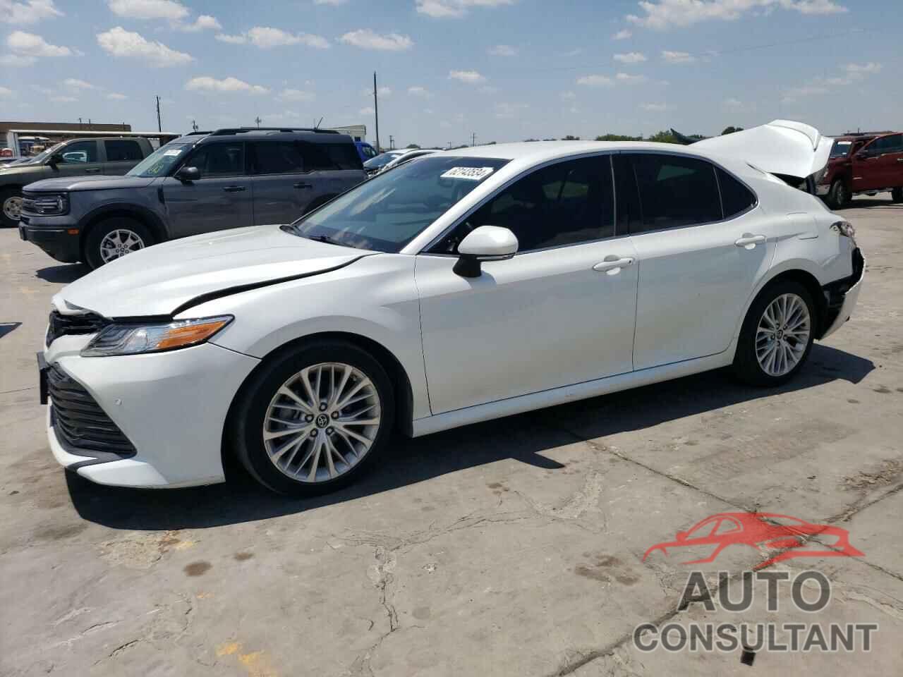 TOYOTA CAMRY 2018 - 4T1B11HK4JU640512