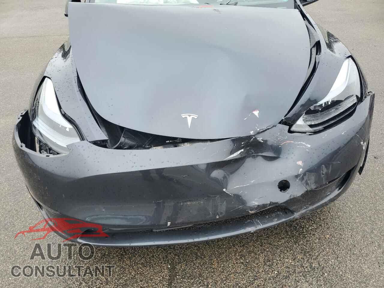 TESLA MODEL Y 2024 - 7SAYGDEE7RF180945