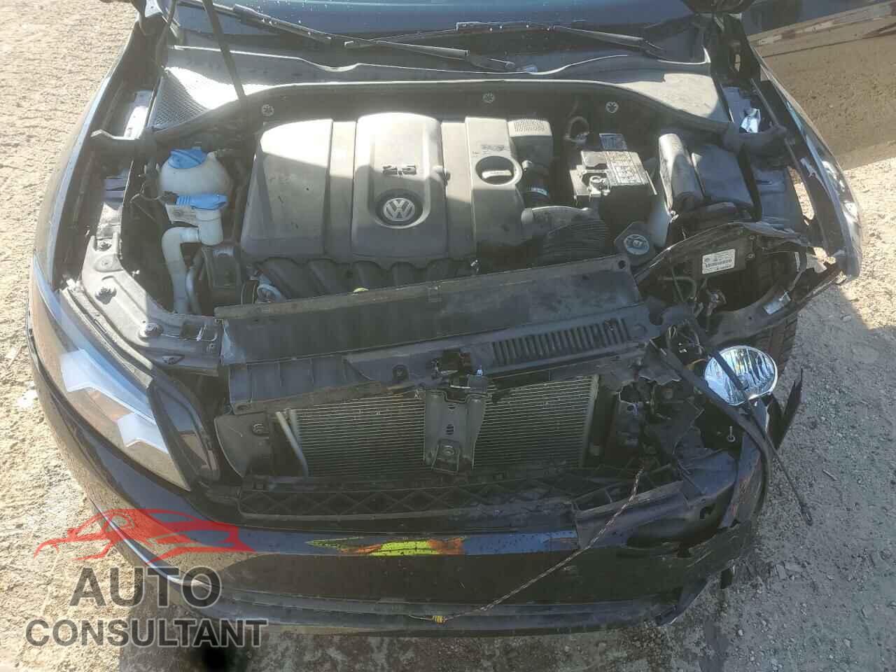 VOLKSWAGEN PASSAT 2014 - 1VWAH7A36EC009996