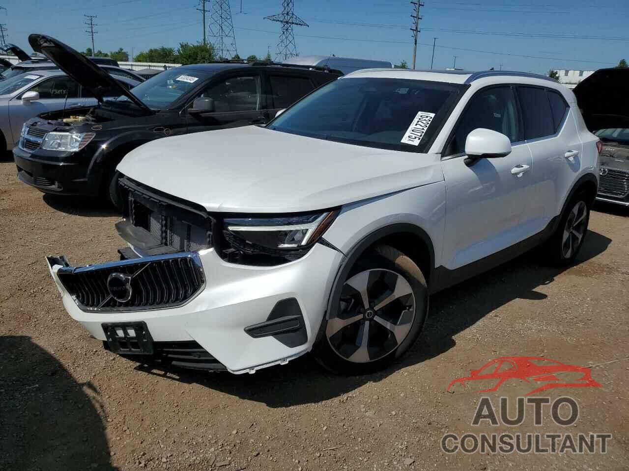 VOLVO XC40 CORE 2025 - YV4L12UJ8S2511257