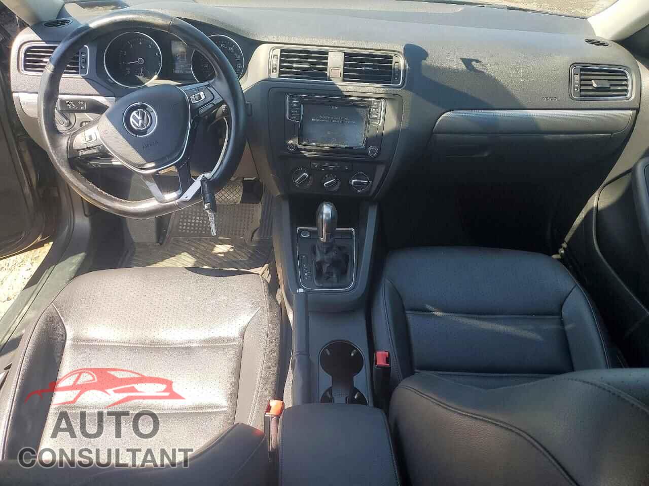 VOLKSWAGEN JETTA 2017 - 3VWDB7AJ0HM292587