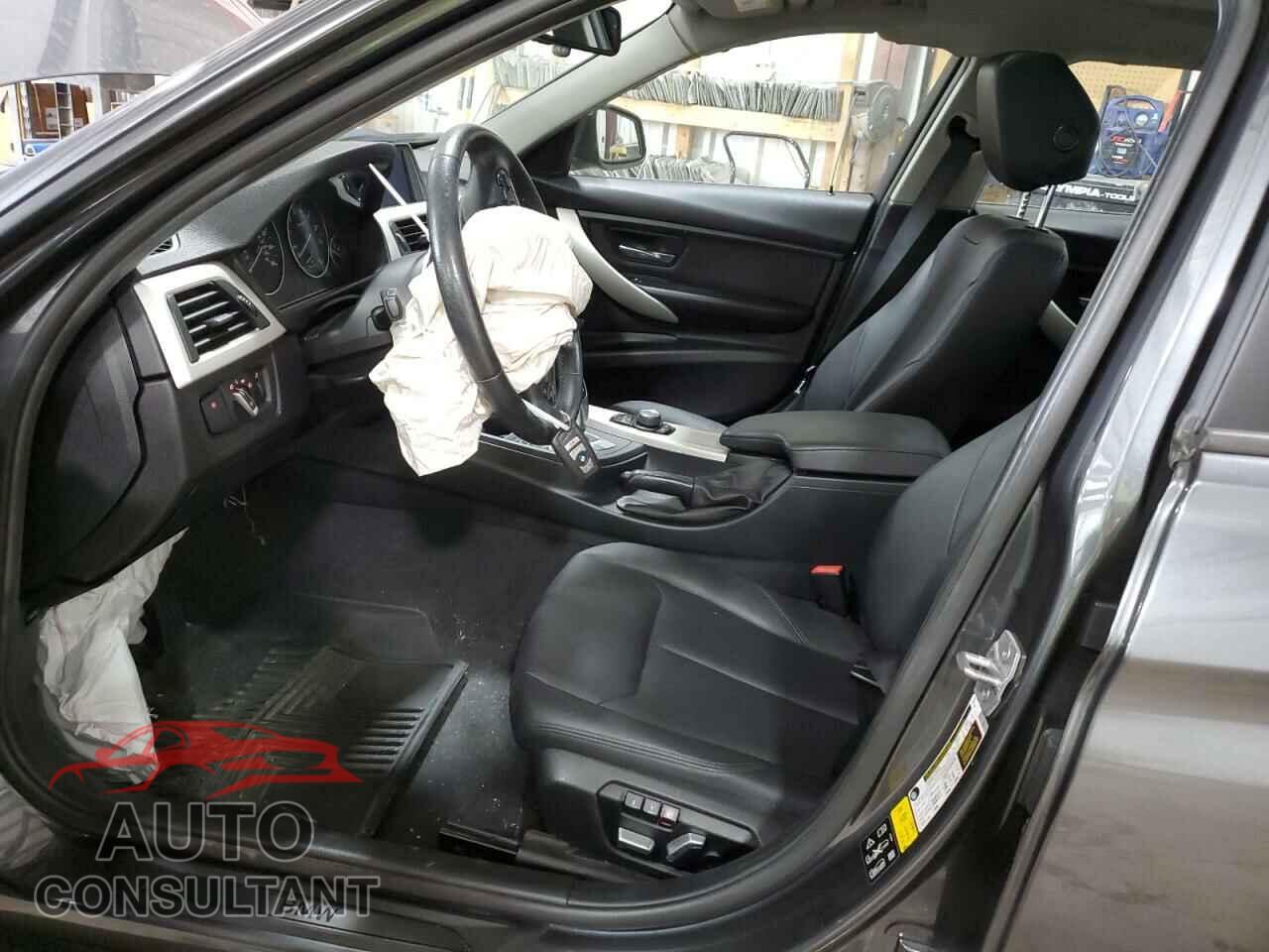 BMW 3 SERIES 2016 - WBA8E5G51GNU19438