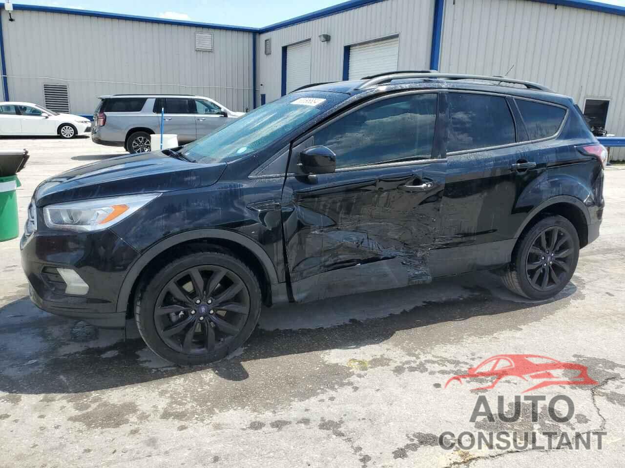 FORD ESCAPE 2017 - 1FMCU0G9XHUA88710