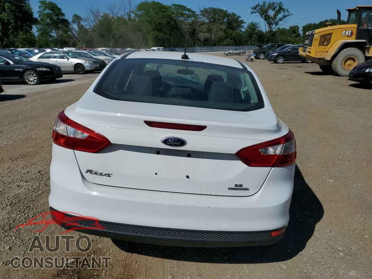 FORD FOCUS 2014 - 1FADP3F21EL420577