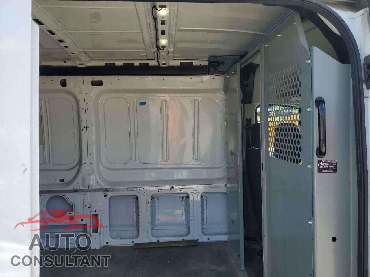 FORD TRANSIT 2017 - 1FTYR2CM7HKB03807