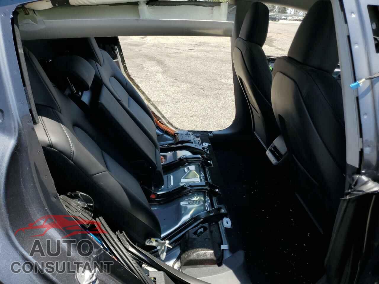 TESLA MODEL 3 2023 - 5YJ3E1EAXPF637883