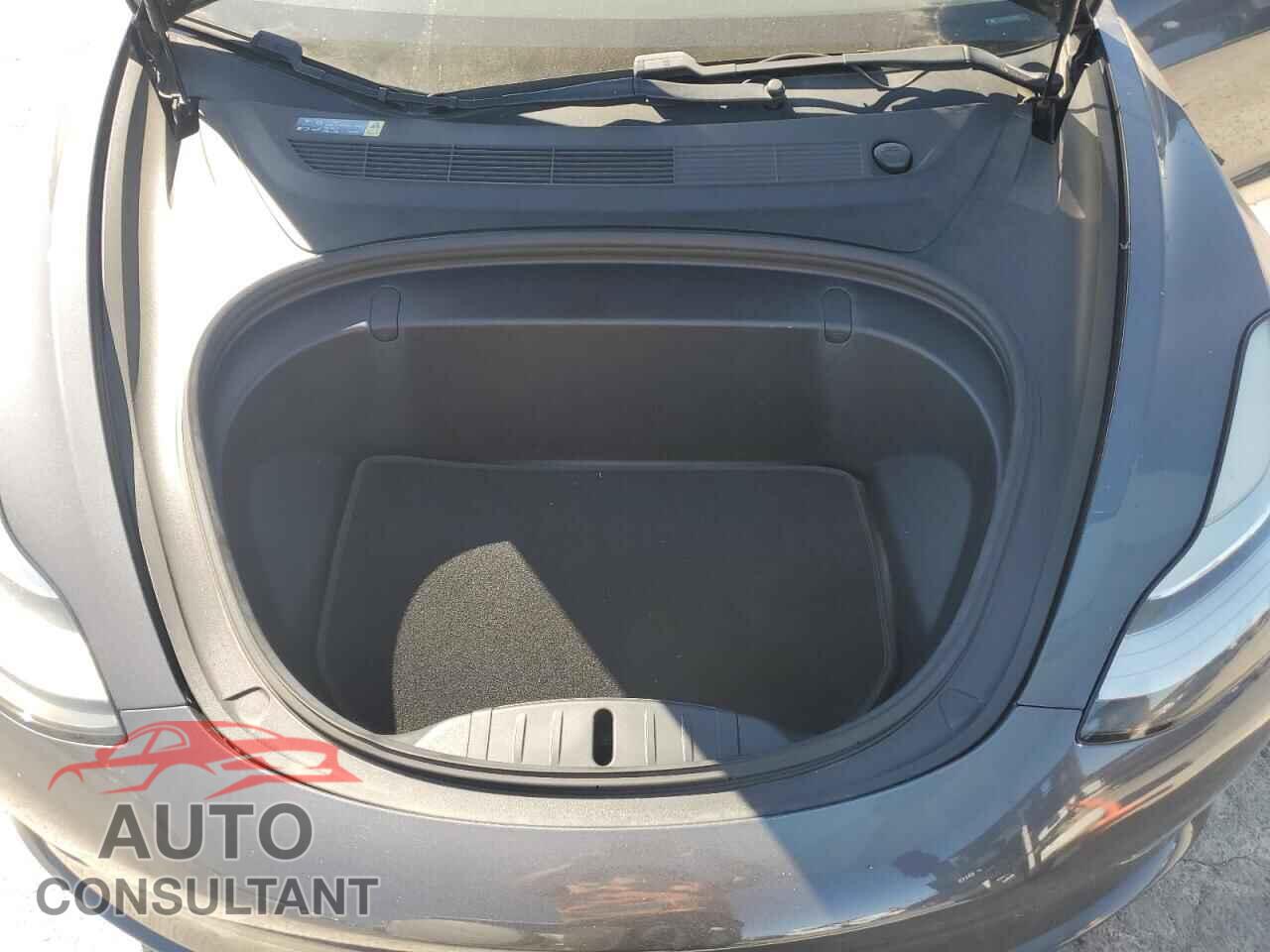 TESLA MODEL 3 2018 - 5YJ3E1EA0JF045013