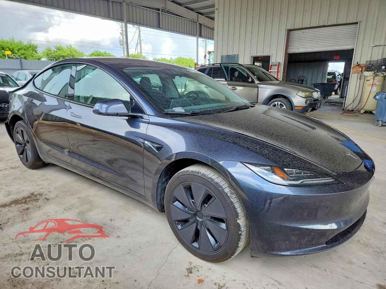TESLA MODEL 3 2025 - 5YJ3E1EA8SF970236