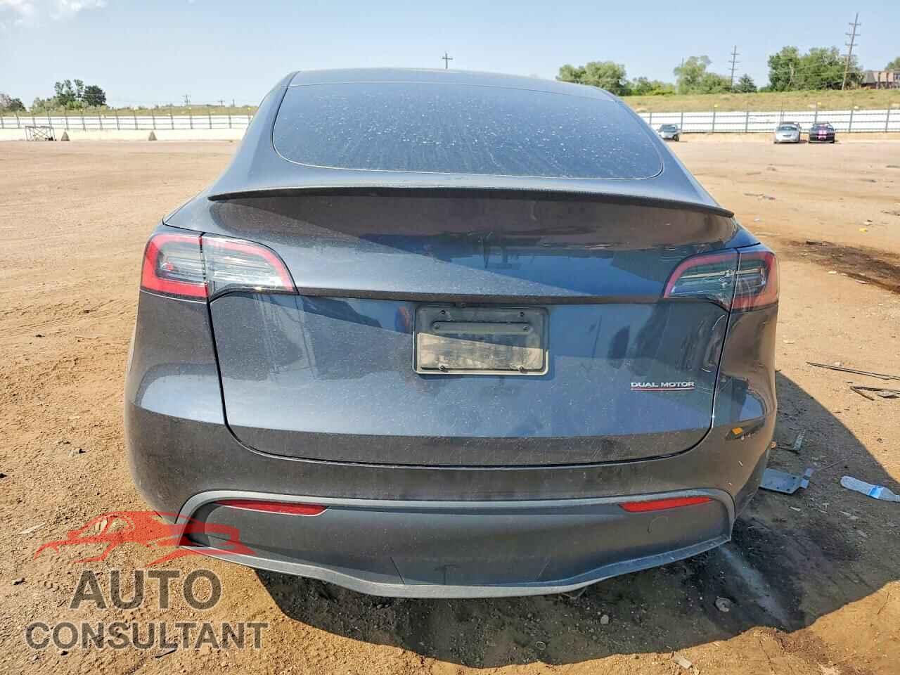 TESLA MODEL Y 2024 - 7SAYGDEF8RF050004