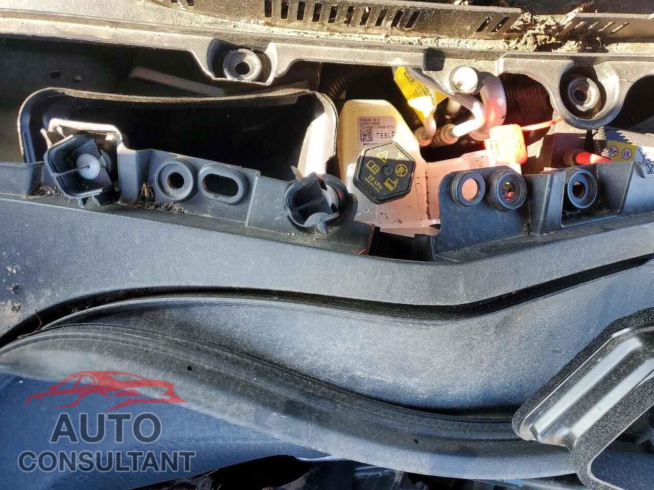 TESLA MODEL 3 2025 - 5YJ3E1EA3SF040468