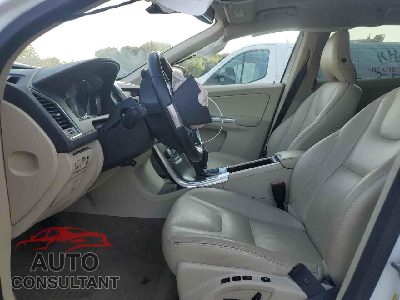 VOLVO XC60 2015 - YV4902RD0F2582880
