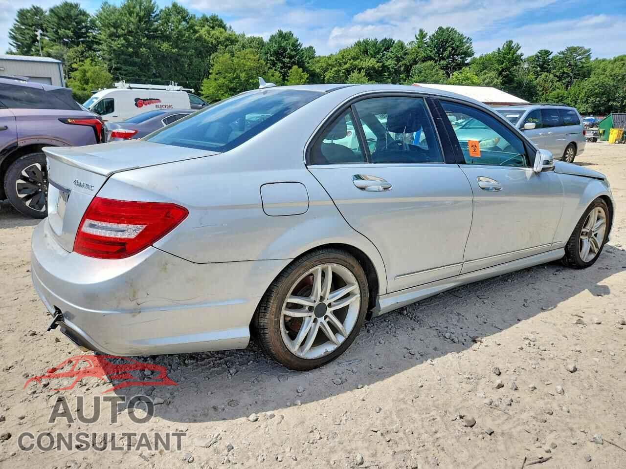 MERCEDES-BENZ C-CLASS 2012 - WDDGF8BB3CA712145