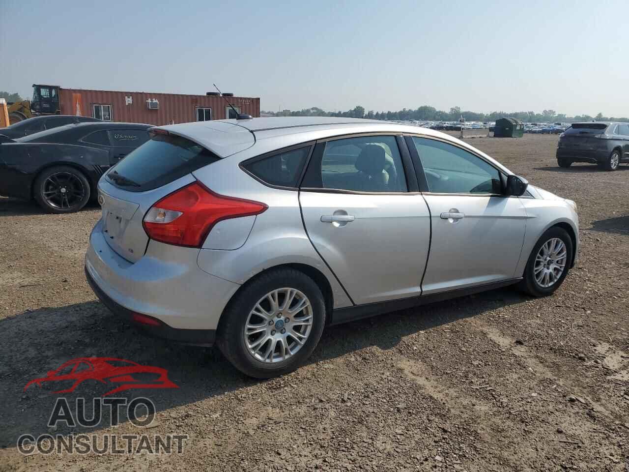 FORD FOCUS 2012 - 1FAHP3K2XCL179543