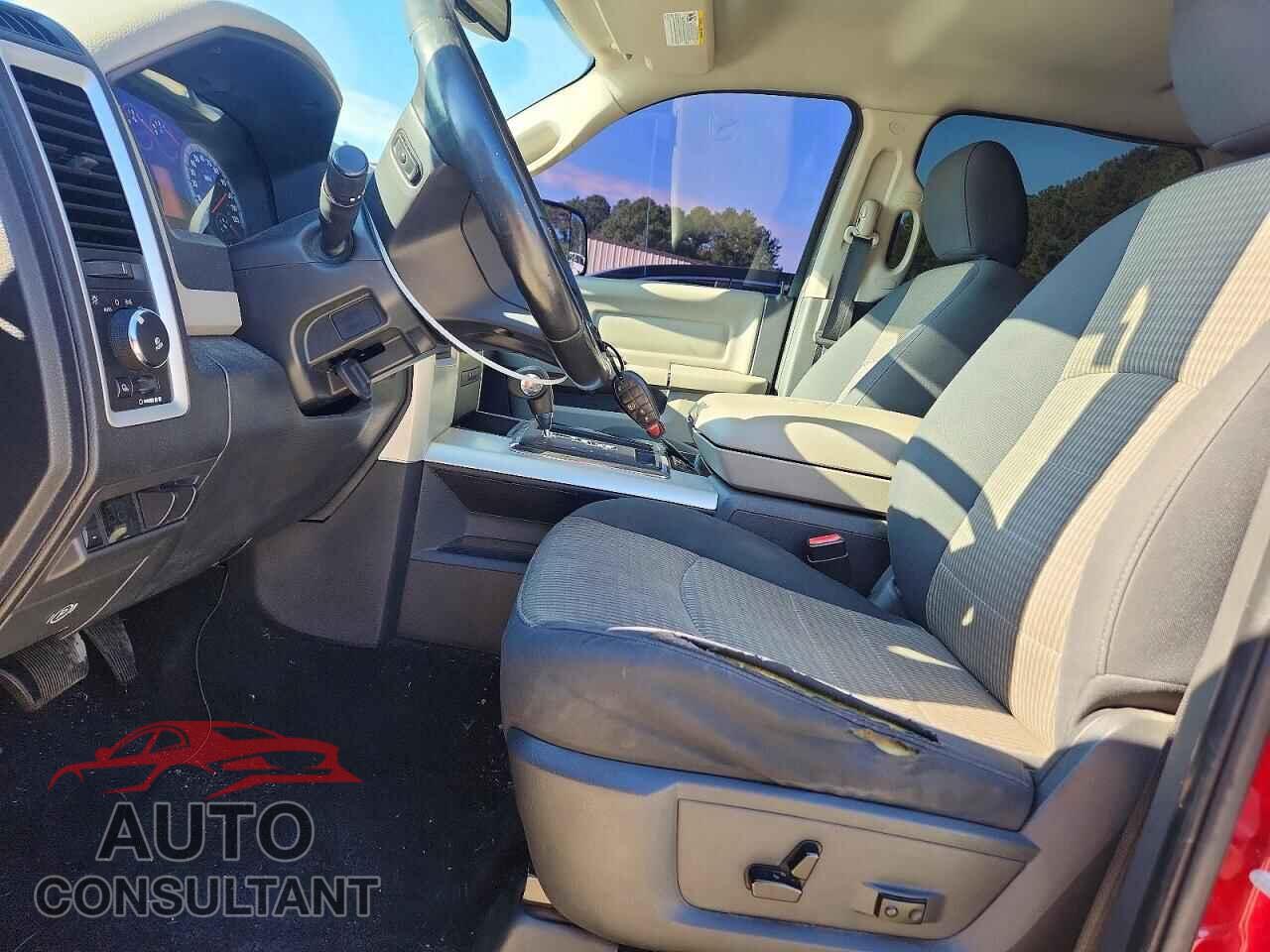 DODGE RAM 1500 2012 - 1C6RD7LT2CS151772