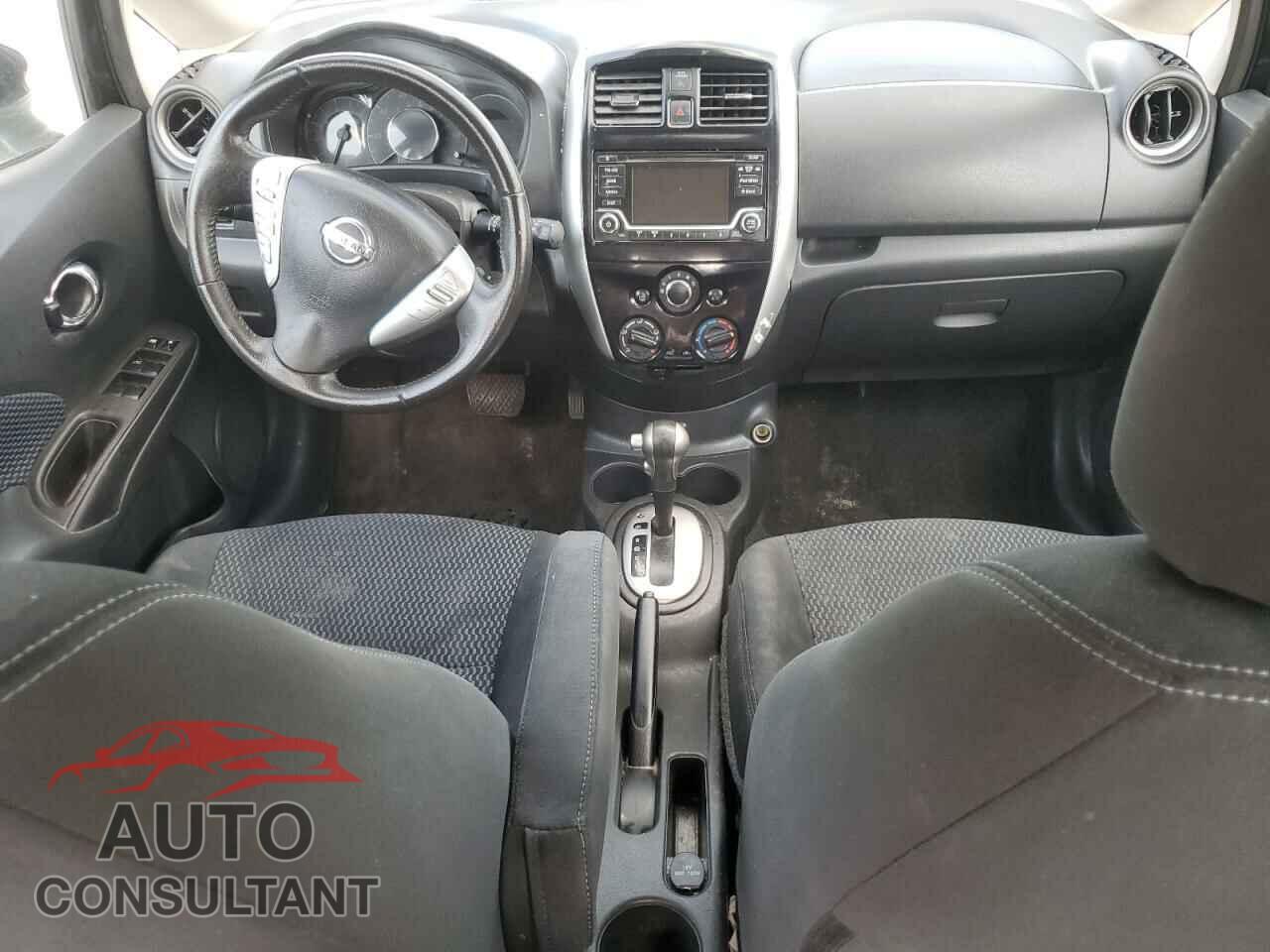 NISSAN VERSA 2017 - 3N1CE2CP3HL352106