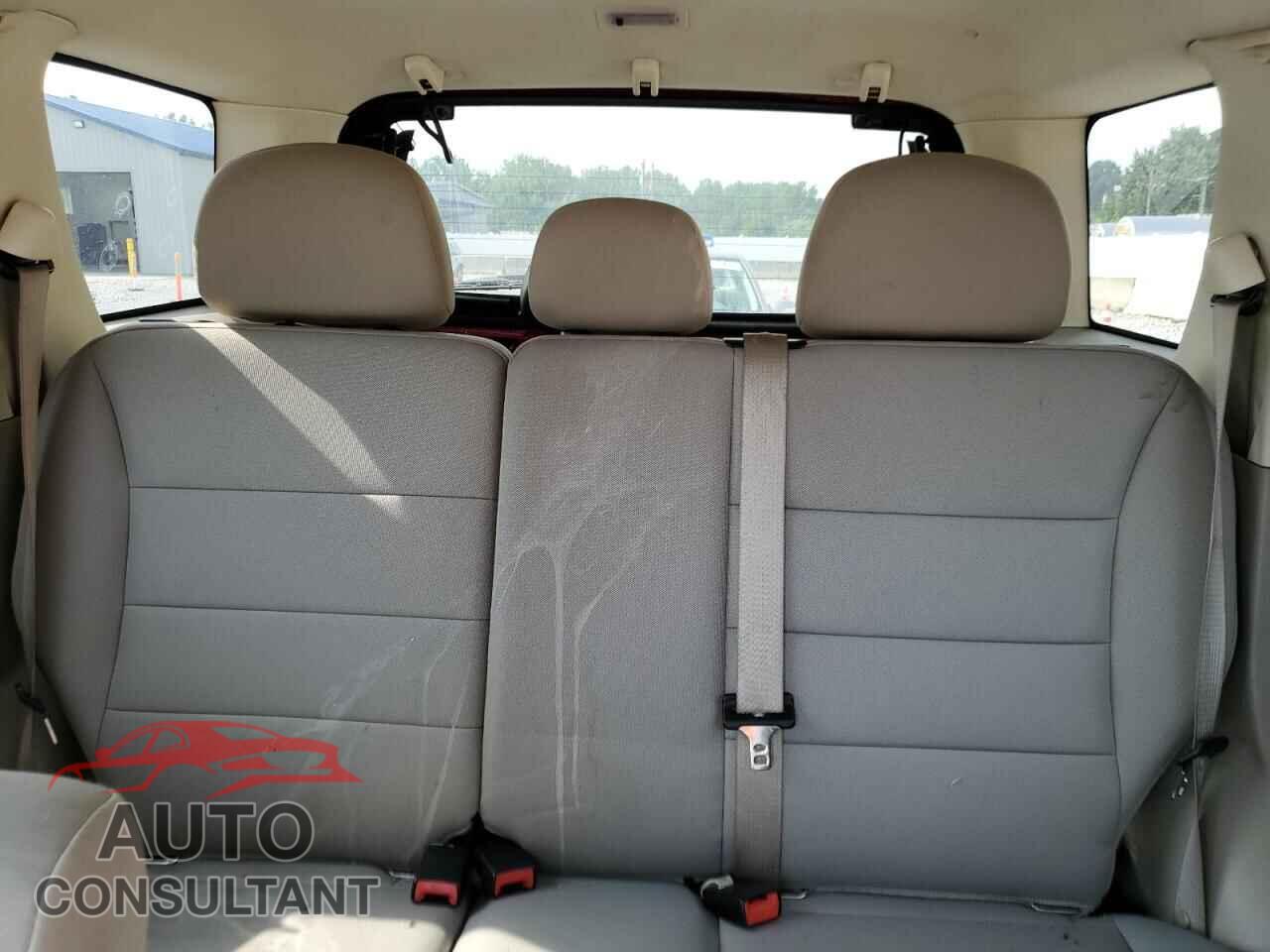 FORD ESCAPE 2010 - 1FMCU9D74AKD10151