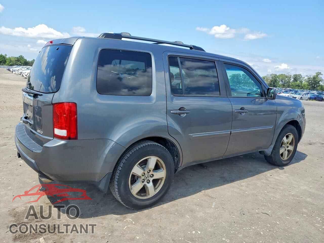 HONDA PILOT 2011 - 5FNYF4H51BB042268