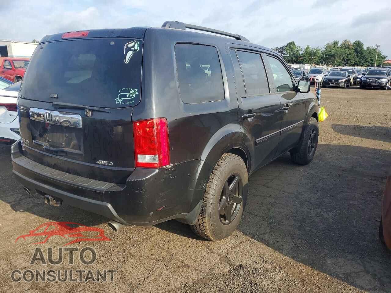 HONDA PILOT 2011 - 5FNYF4H49BB013947