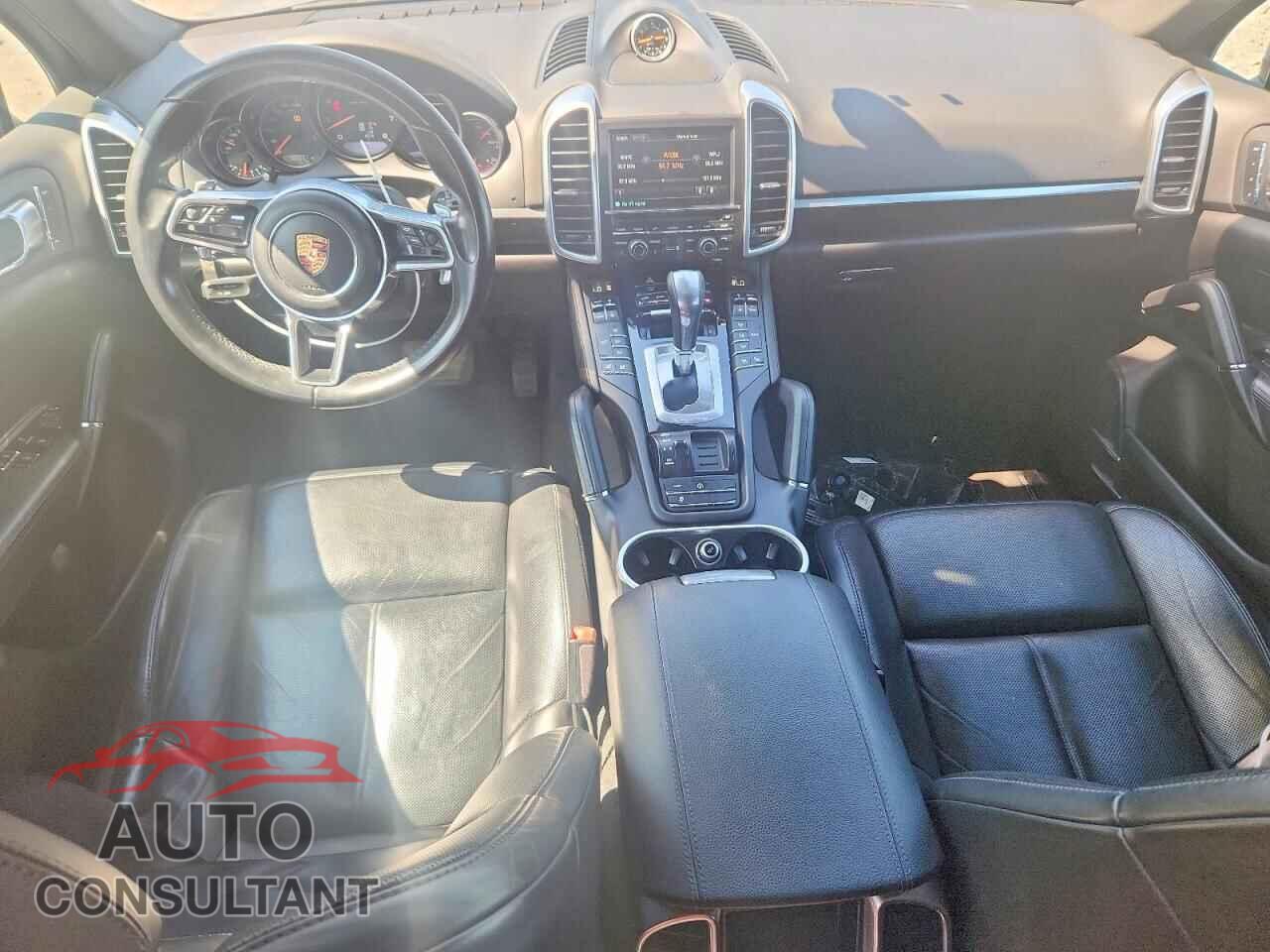 PORSCHE CAYENNE 2016 - WP1AA2A24GLA03956