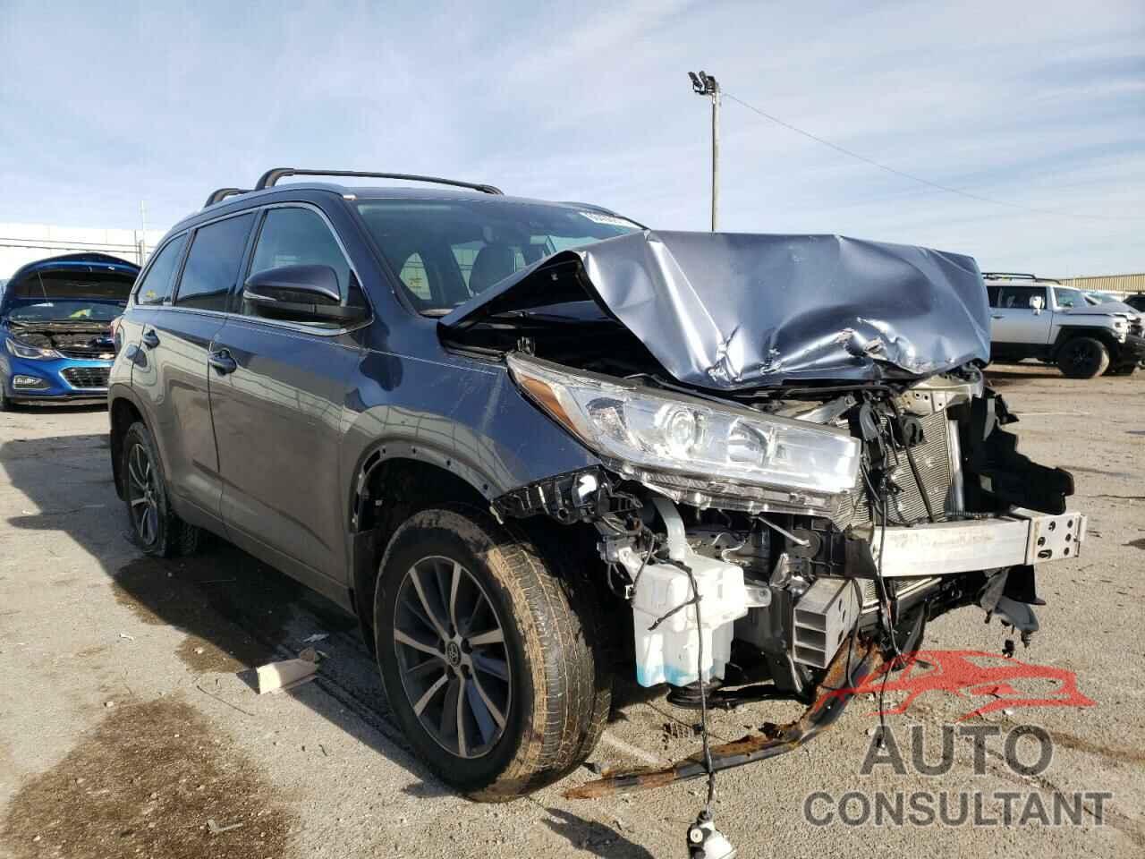 TOYOTA HIGHLANDER 2018 - 5TDJZRFH0JS915196