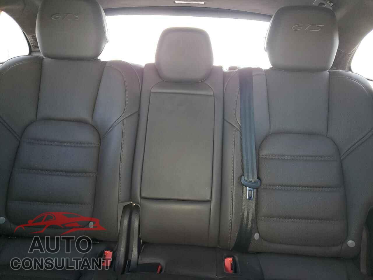 PORSCHE CAYENNE 2017 - WP1AD2A26HLA84077