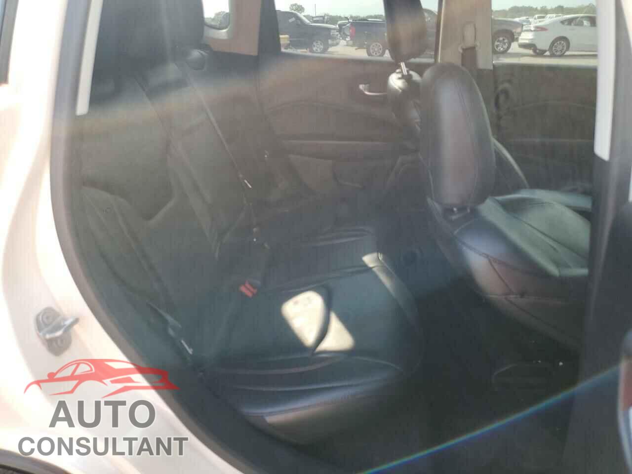 JEEP COMPASS 2018 - 3C4NJDCB1JT307575