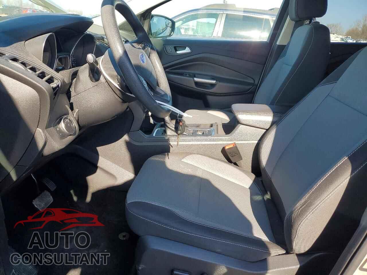 FORD ESCAPE 2017 - 1FMCU0GD9HUB39196
