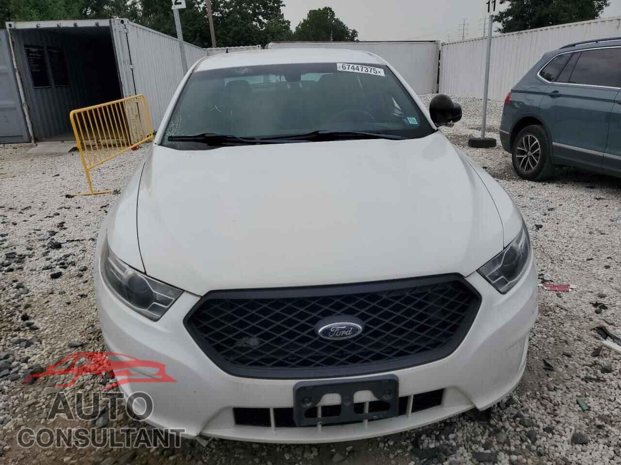 FORD TAURUS 2018 - 1FAHP2MK2JG128132