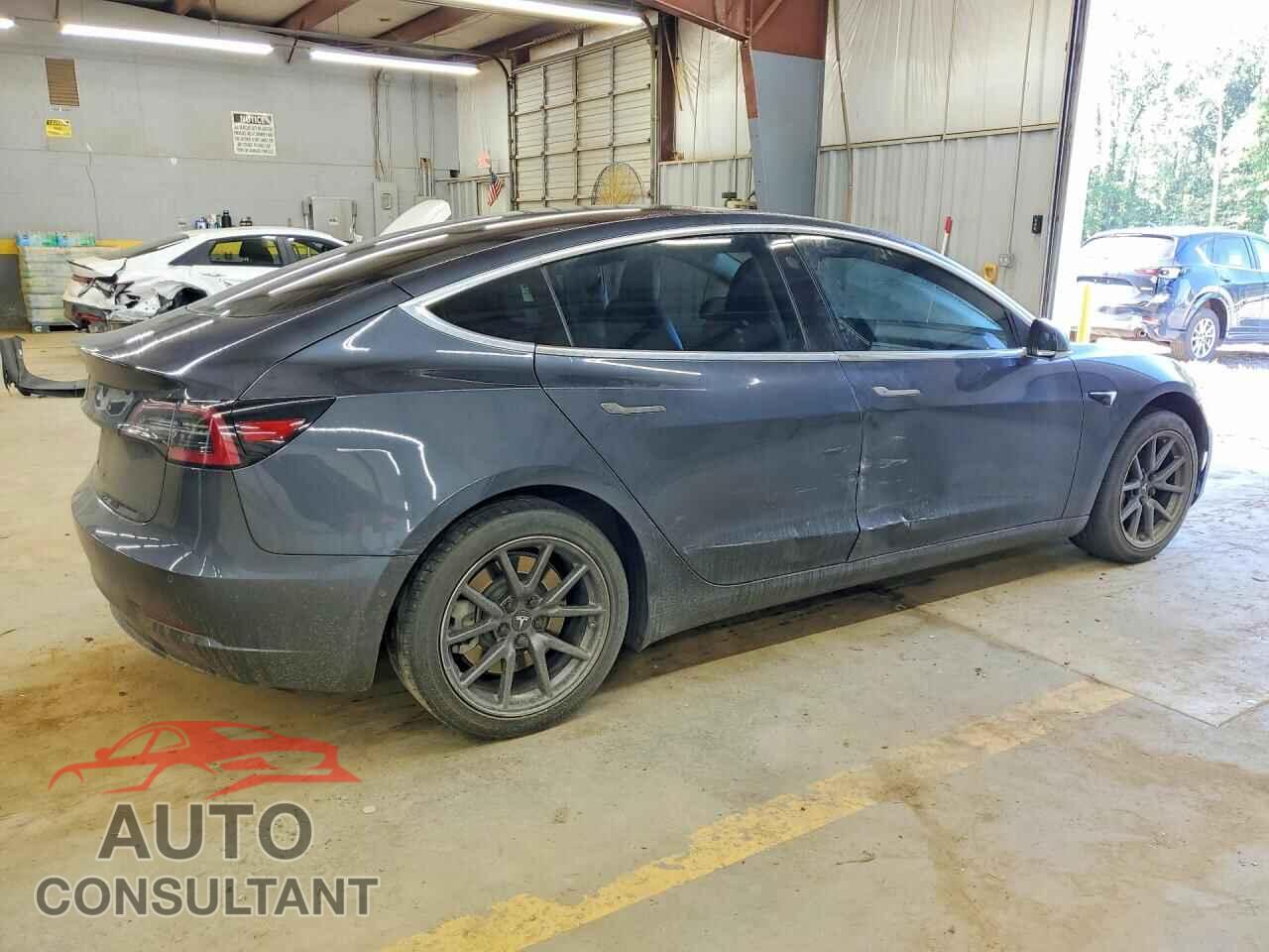 TESLA MODEL 3 2018 - 5YJ3E1EA3JF033616