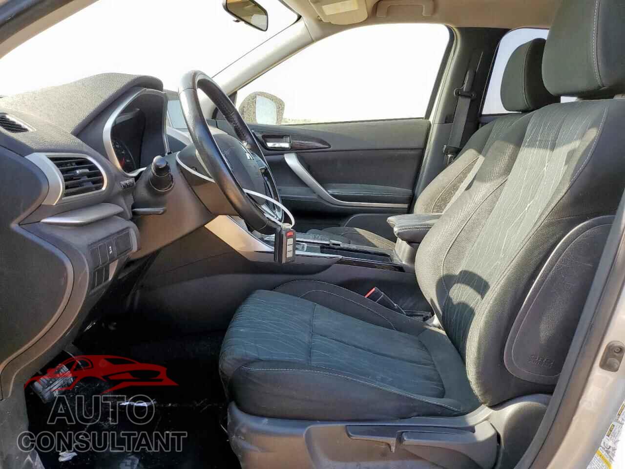 MITSUBISHI ECLIPSE 2019 - JA4AT5AA1KZ050155