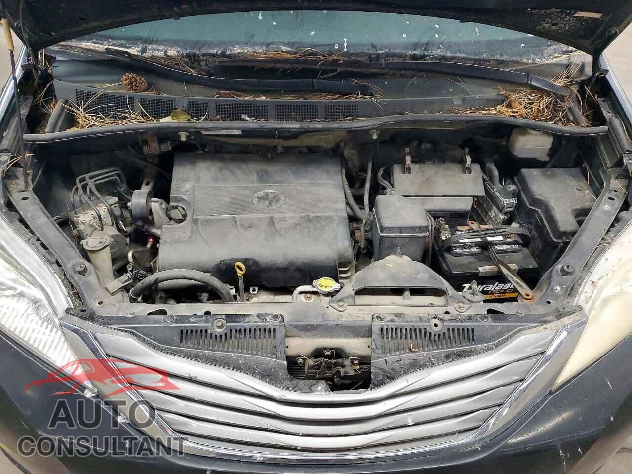 TOYOTA SIENNA 2011 - 5TDYK3DC5BS028914
