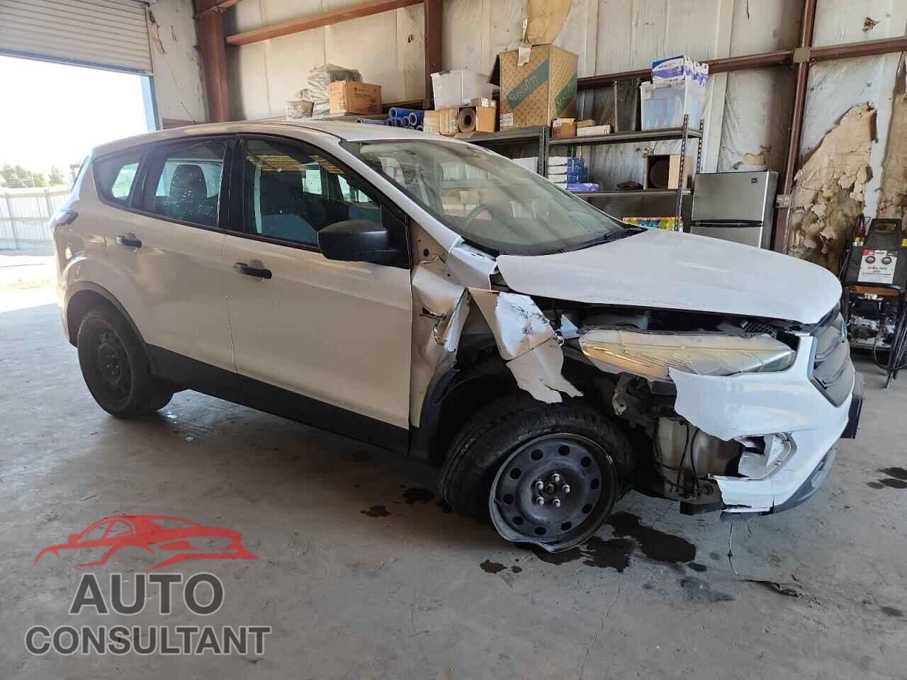 FORD ESCAPE 2017 - 1FMCU0F71HUC14713