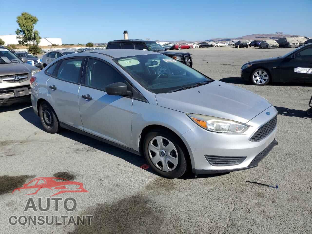 FORD FOCUS 2015 - 1FADP3E25FL326124