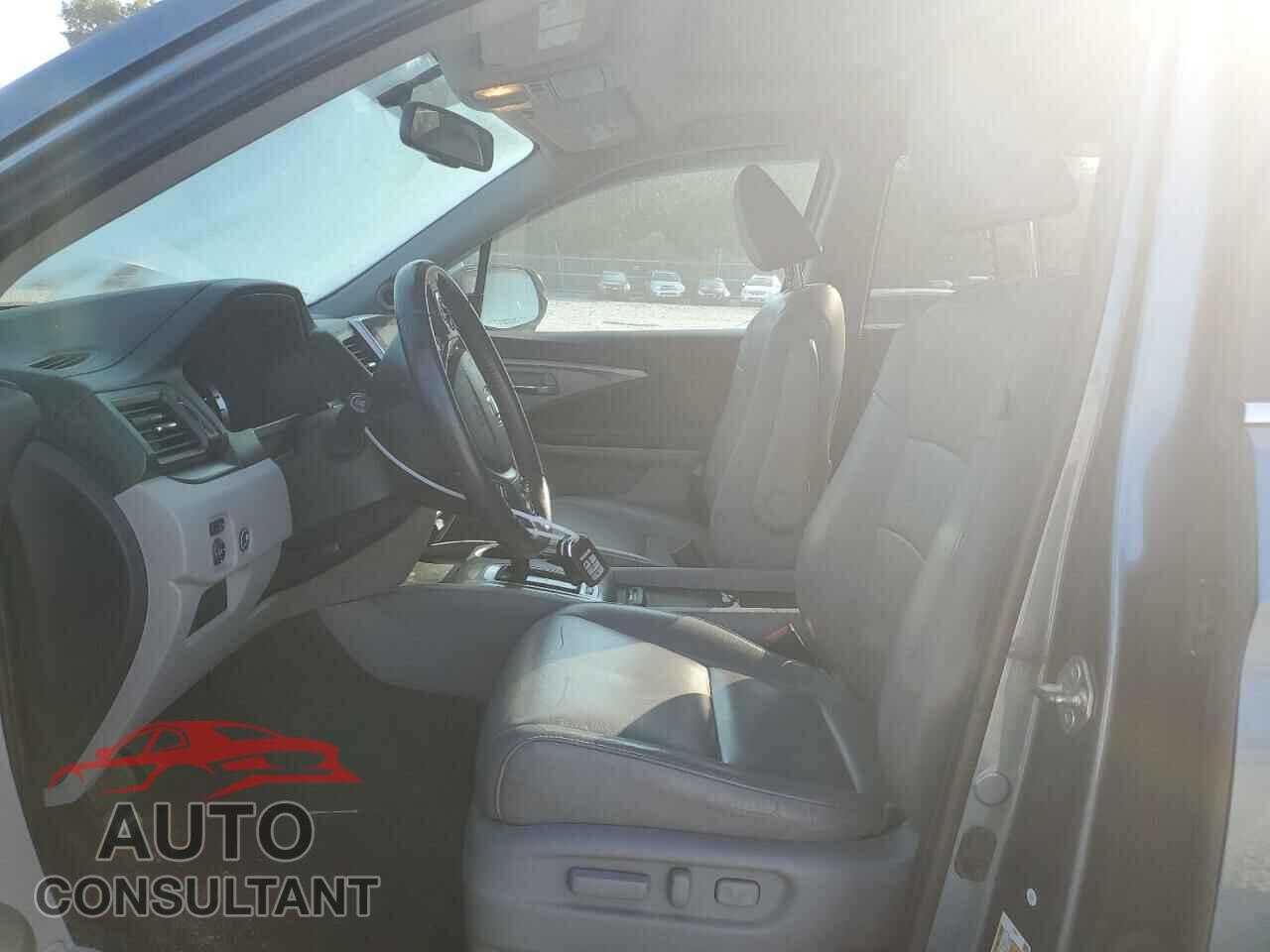 HONDA PILOT 2018 - 5FNYF6H74JB063630