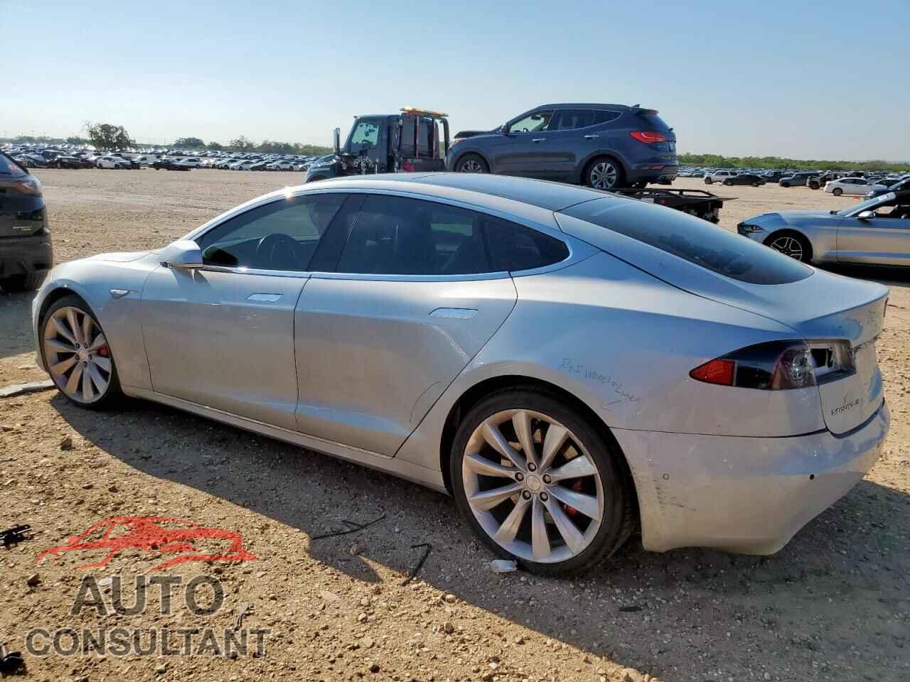 TESLA MODEL S 2016 - 5YJSA1E46GF141903