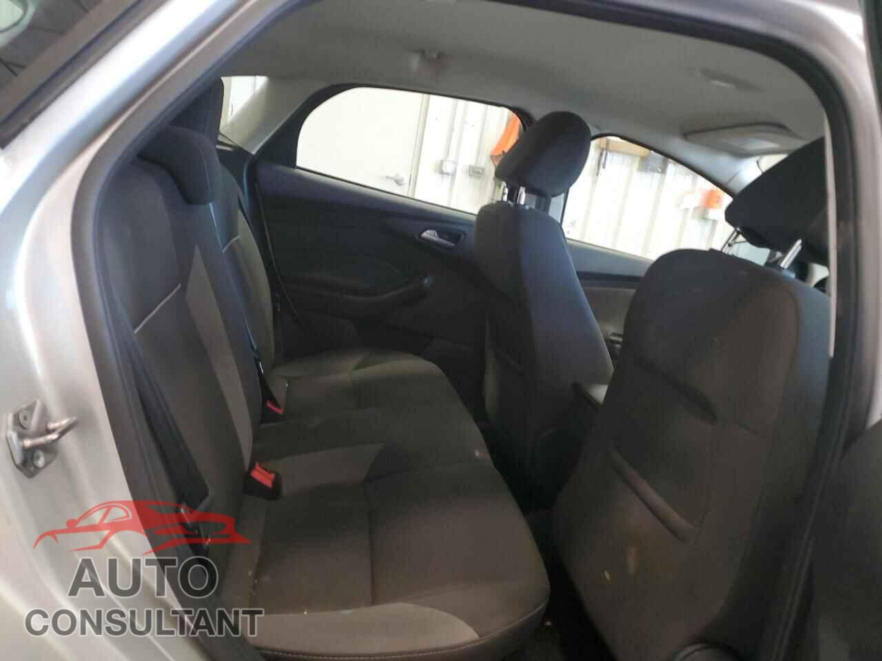 FORD FOCUS 2013 - 1FADP3K26DL105083