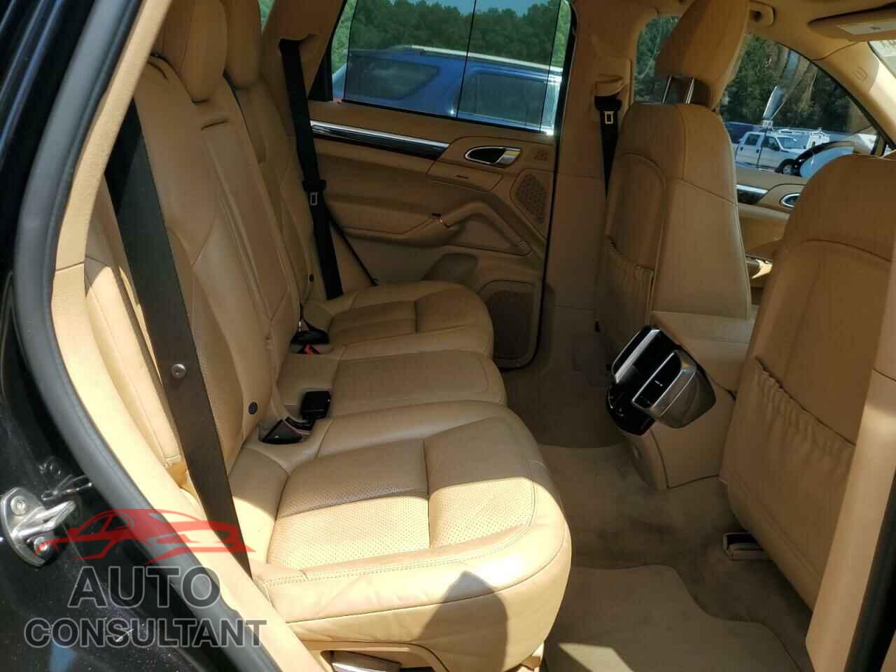PORSCHE CAYENNE 2016 - WP1AA2A27GLA09363