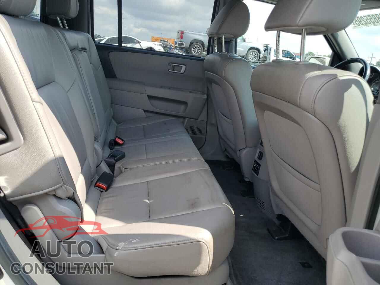 HONDA PILOT 2013 - 5FNYF4H93DB017362