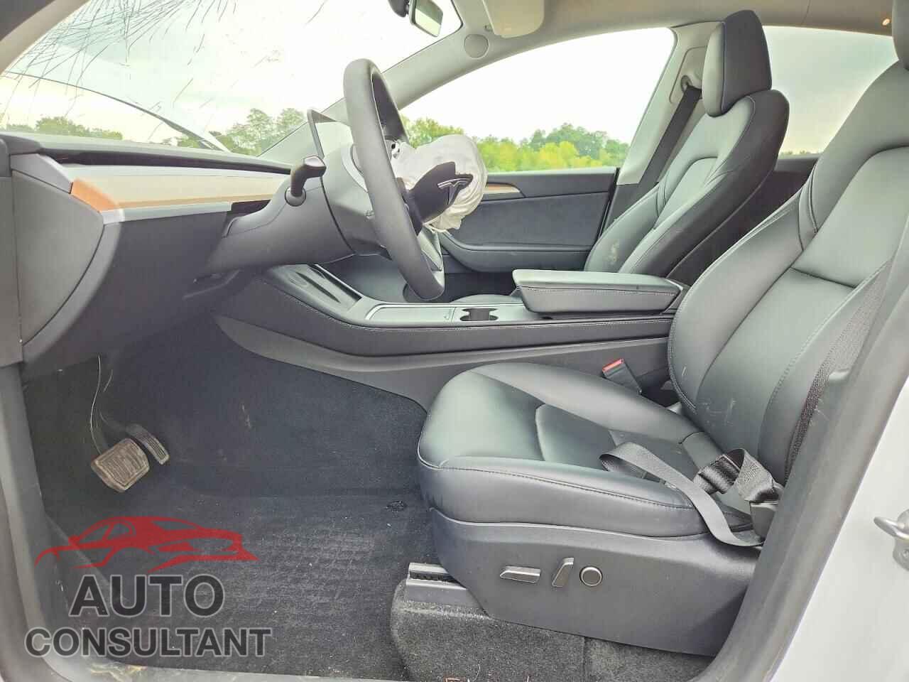 TESLA MODEL Y 2024 - 7SAYGDEE1RA259976