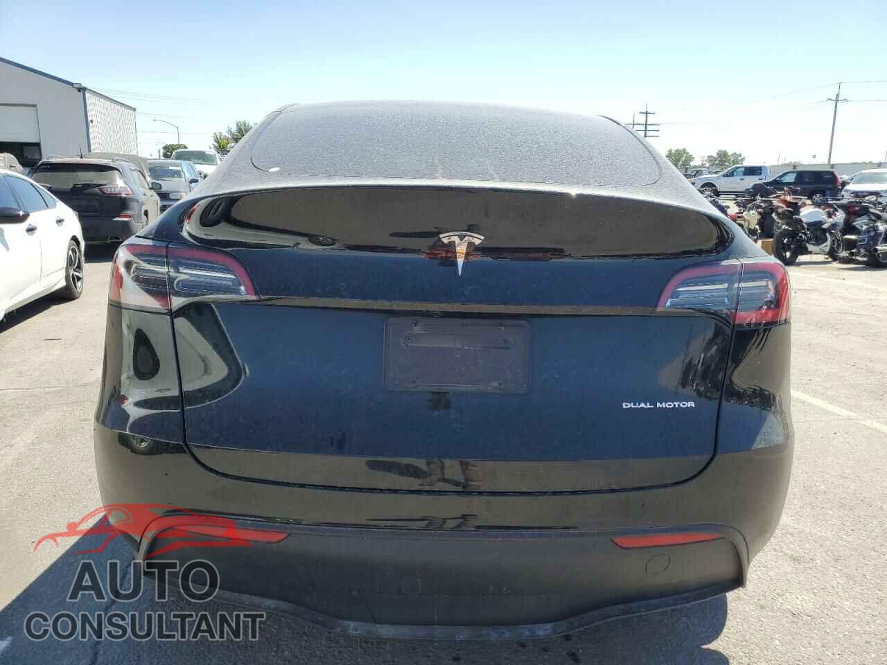 TESLA MODEL Y 2023 - 7SAYGDEE9PF686242